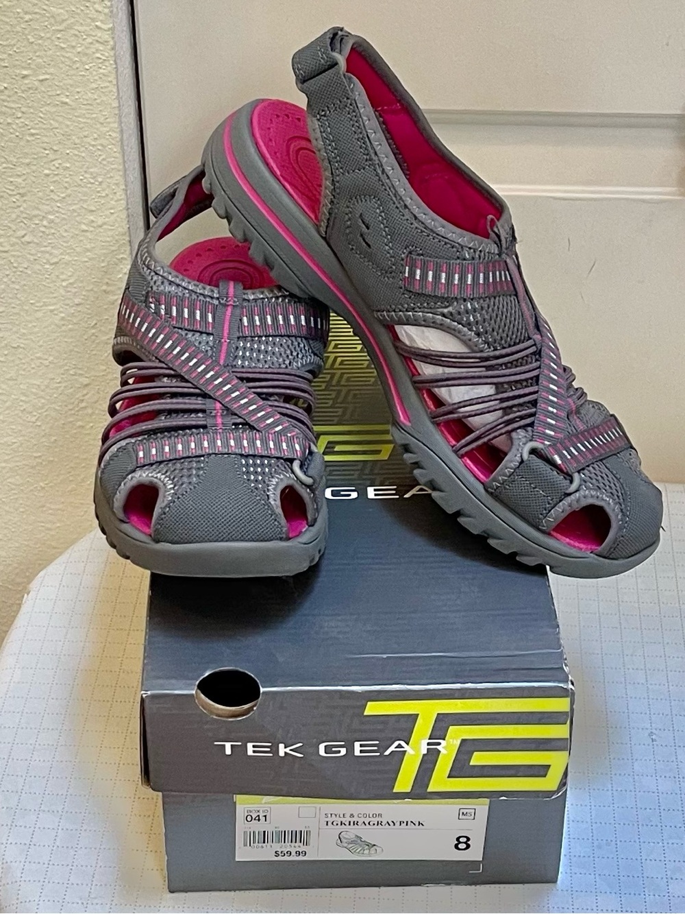 BNWT Tek Gear Kira sandals